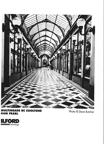 Ilford Cooltone MGRC Pearl 8x10 инча (20,3x25,4 см) 100 листа