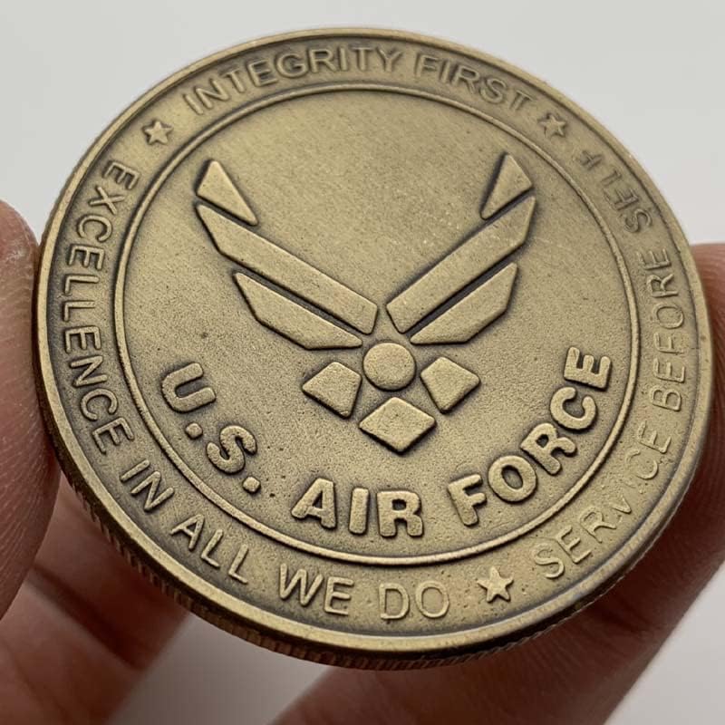 Изтребители-прехващачи на военновъздушните сили на САЩ P38 Светкавица Златна Монета Възпоменателна Монета