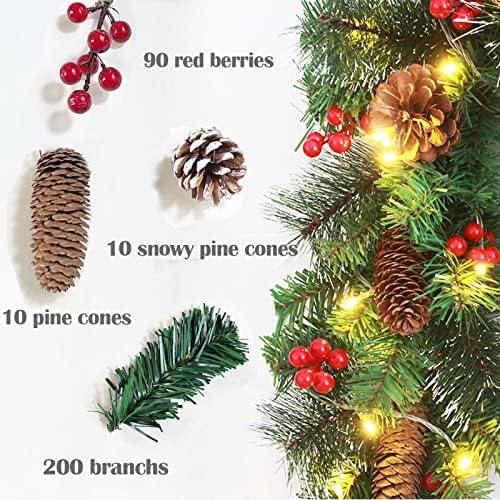 Yoonsqin 9Ft Изкуствена Коледна Гирлянда Декор с 50 led крушки, 20 Борови Шишками, 90 Червени Плодове, Коледна