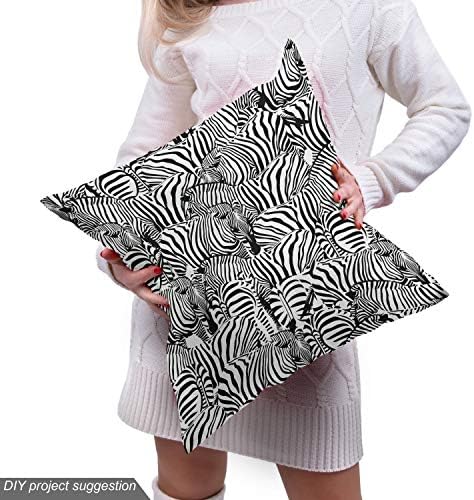 Лунна плат Zebra by The Yard, Стадо Фауната на Саваните с Черни ивици, Монохромен Илюстрация, Декоративна тъкан за тапицерия