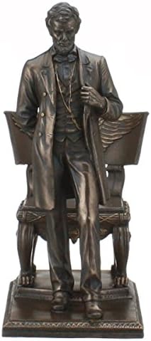 Тихоокеанския Подарък прибори Статуетка на Ейбрахам Линкълн, Стоящи в непосредствена близост До един Стол с Орел