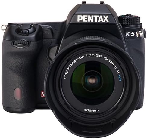 Цифров slr фотоапарат Pentax K-5 е с разделителна способност от 16,3 Мегапиксела, обектив 18-55 мм, 3-инчов