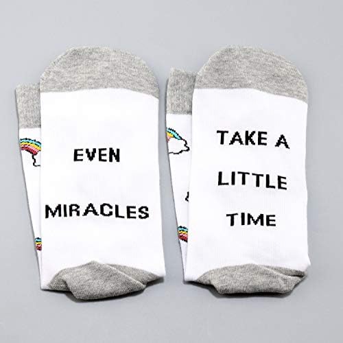 LEVLO ЕКО Подарък за бременни IUI Преливащи Детски чорапи Дори и Чудеса Изискват Малко време Памучни Чорапи Подаръци за майките