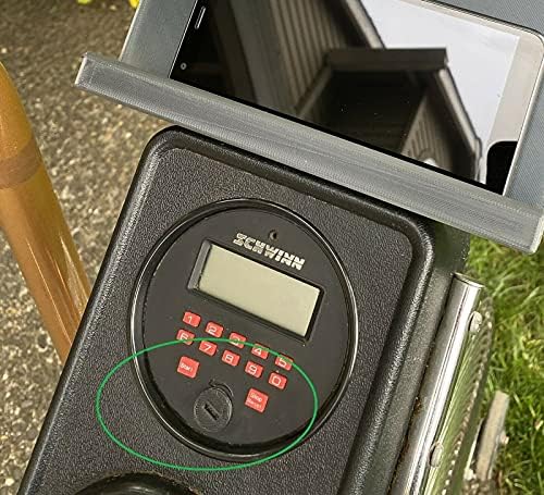 Капак на отделението за батерията, която е съвместима с класически капак на отделението за батерията на дисплея Schwinn