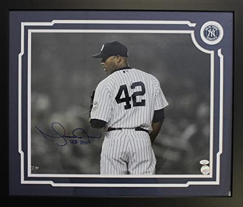 Снимка на Мариано Ривера Ню Йорк Янкис с автограф В рамка с Размер 16х20 мм, JSA 38843 - Снимки на MLB с автограф