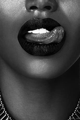 Женски устни с метален принтом размер 24x36 инча, художествена фотография от Ella Bar Photography. (Матово покритие 32x48